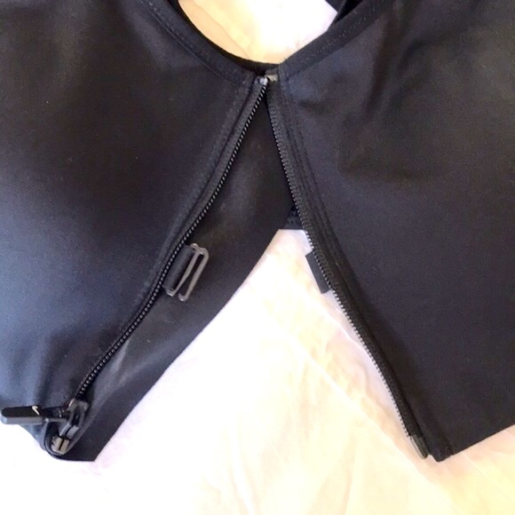 LIKE NEW / WORN ONCE • Nike High Impact Dri-Fit Racerback Sports Bra • Large 💚 - Picture 7 of 10